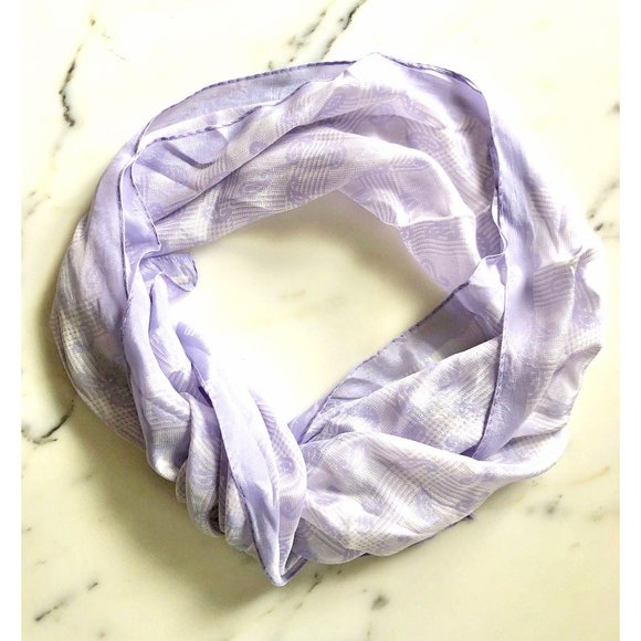 Elaine Gold Accessories - Vintage Elaine Gold Lavender Paisley Silk Scarf